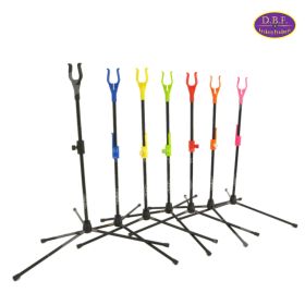 Lightweight 175 g (0.39 lbs) fiberglass bow stand from Dreambow, featuring adjustable grip width 22–32 mm (0.87–1.26 in) and 45 cm (17.7 in) height. Includes screw-in legs, adjustable string height, and pouch. Available in seven colors for recurve or comp